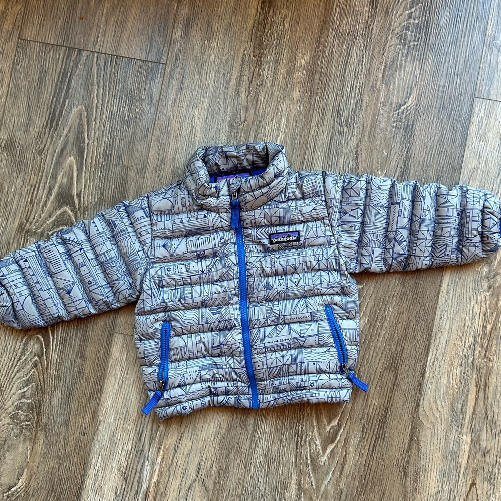 Patagonia puffer jacket, size 12-18 months, blue on the inside